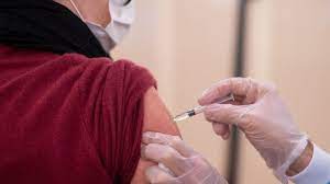 WHO: Vắc xin COVID-19 Moderna (Elasomeran) và nguy cơ tái phát hội chứng rò mao mạch, nổi mày đay cấp tính và muộn